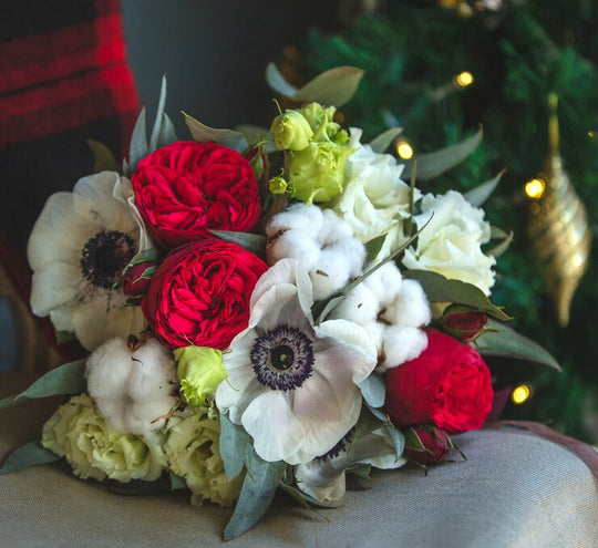 7 Most Popular November Seasonal Flowers for Wedding