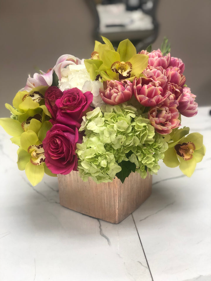 Colorful Bundles in a Square Vase